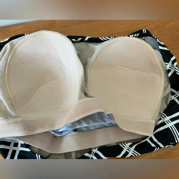 Swim 365 Black & White Tankini Top with Side Tie | Size 22W - Picture 4 of 6